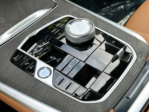 New 2026 BMW X5 xDrive50e w/ Executive Package image 14