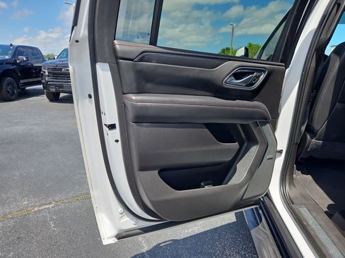 Used 2021 Chevrolet Suburban RST w/ Luxury Package AWD/4WD image 13