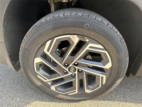 New 2025 Hyundai Tucson Limited image 17