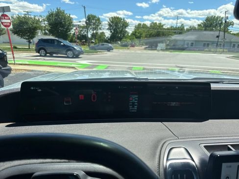 Used 2025 Ford Expedition Tremor AWD/4WD image 17