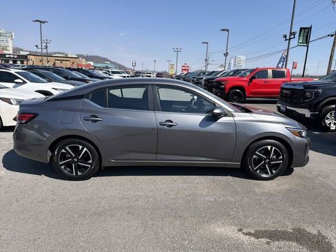 Used 2025 Nissan Sentra SV FWD image 5