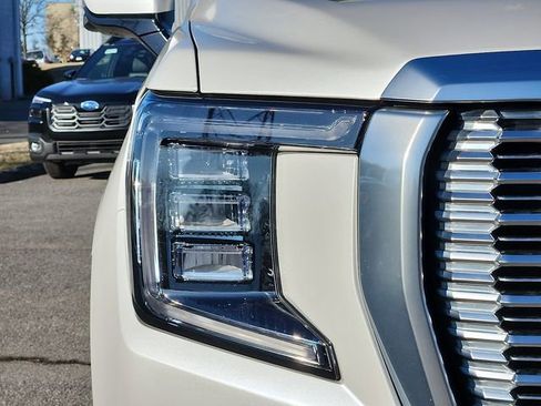 Certified 2022 GMC Yukon Denali image 9