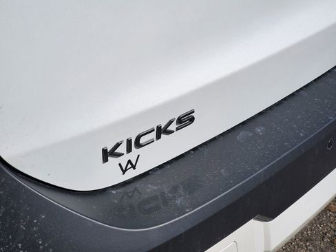 New 2026 Nissan Kicks SR image 7