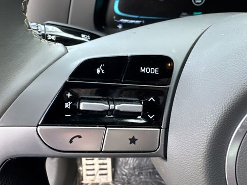 Certified 2025 Hyundai Elantra Sport image 25