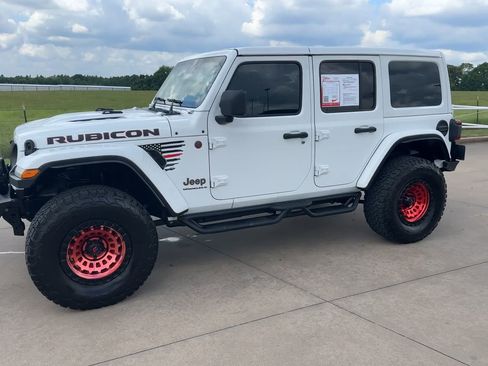 Used 2024 Jeep Wrangler Unlimited Rubicon AWD/4WD image 5