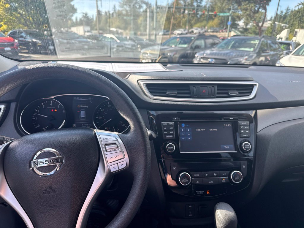 Used 2015 Nissan Rogue SV w/ SV Premium Package AWD/4WD image 11