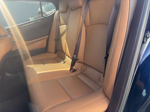 Used 2020 Lexus ES 350 w/ Premium Package image 11