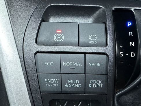 Used 2025 Toyota RAV4 XLE image 18