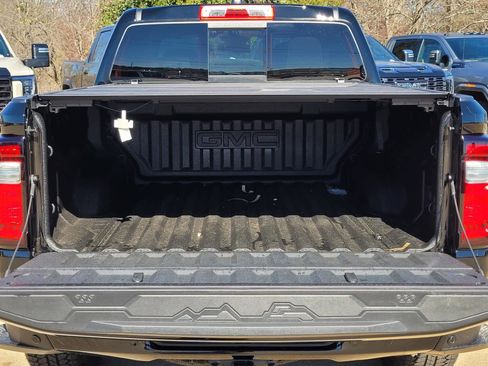 New 2026 GMC Canyon Denali w/ LPO, Denali Black Edition image 7