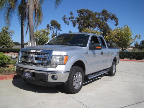 Used 2013 Ford F150 XLT w/ Luxury Equipment Group AWD/4WD image 2