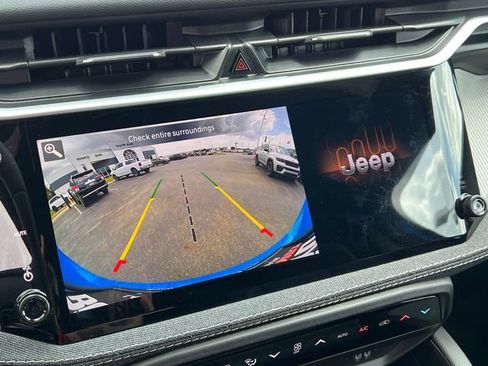 New 2026 Jeep Cherokee Laredo AWD/4WD image 19