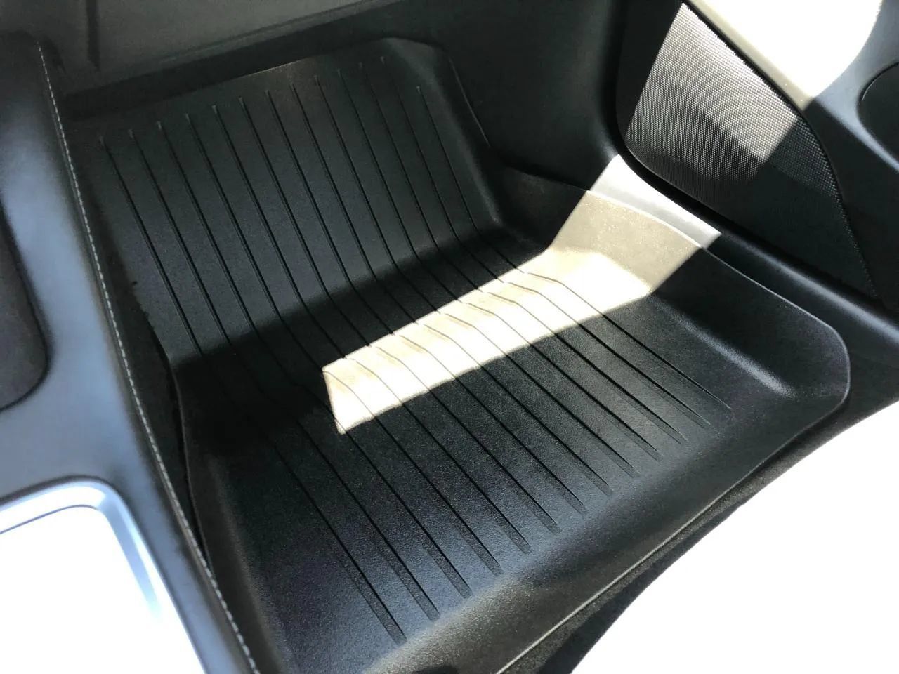 Used 2022 Tesla Model 3 Performance AWD/4WD image 23