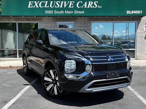 Used 2025 Mitsubishi Outlander SE AWD/4WD image 1
