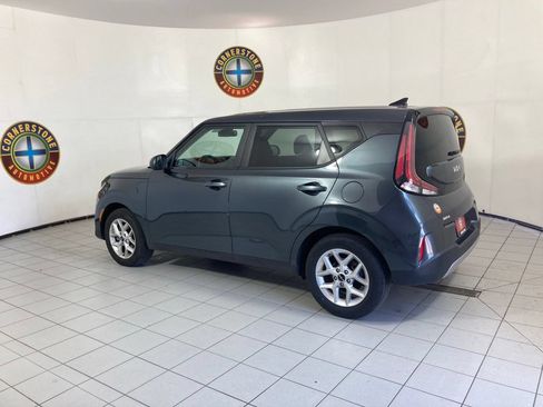 Used 2025 Kia Soul LX w/ LX Technology Package FWD image 18