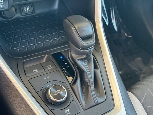 Used 2024 Toyota RAV4 XLE w/ Convenience Package AWD/4WD image 25