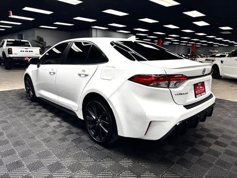 Used 2024 Toyota Corolla SE w/ SE Premium Package FWD image 11