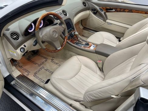 Used 2011 Mercedes-Benz SL 550 550 image 20