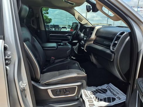 Used 2019 RAM 1500 Laramie AWD/4WD image 15
