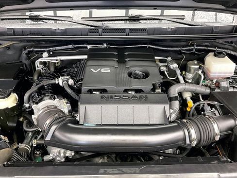 Used 2022 Nissan Frontier SV w/ Technology Package image 9