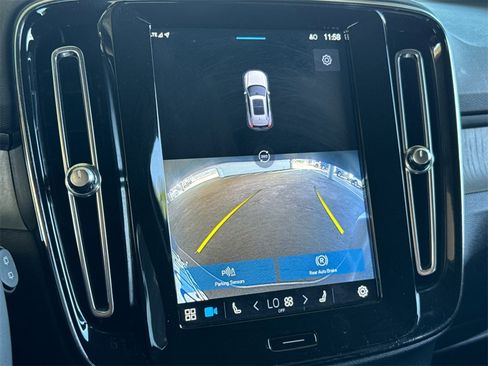 Certified 2023 Volvo XC40 B5 Ultimate image 19