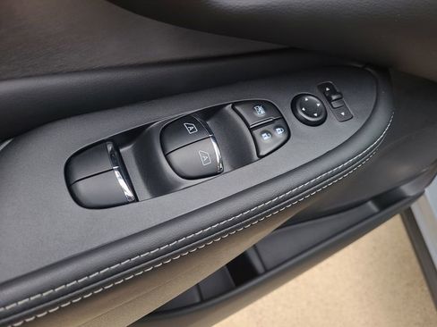 Certified 2024 Nissan Murano SL FWD image 19