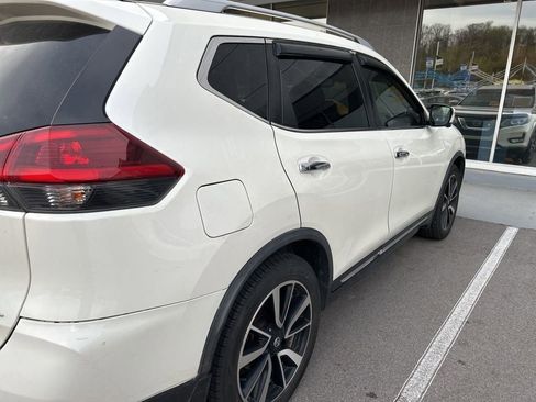 Used 2018 Nissan Rogue SL w/ Premium Package image 3