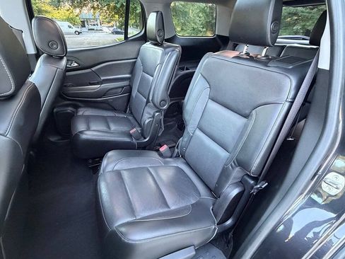 Used 2017 GMC Acadia SLT w/ LPO, Floor Liner Package AWD/4WD image 38