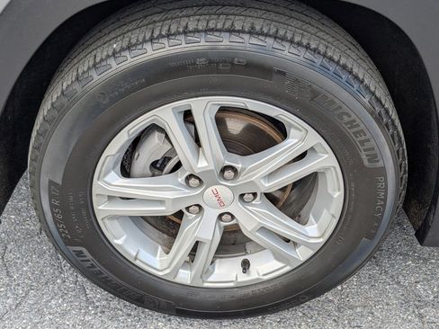 Used 2024 GMC Terrain SLE image 10