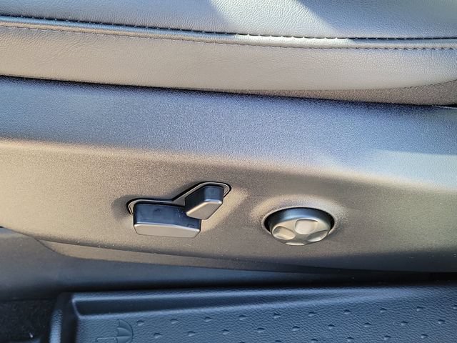 New 2027 Chrysler Pacifica Select AWD/4WD image 6