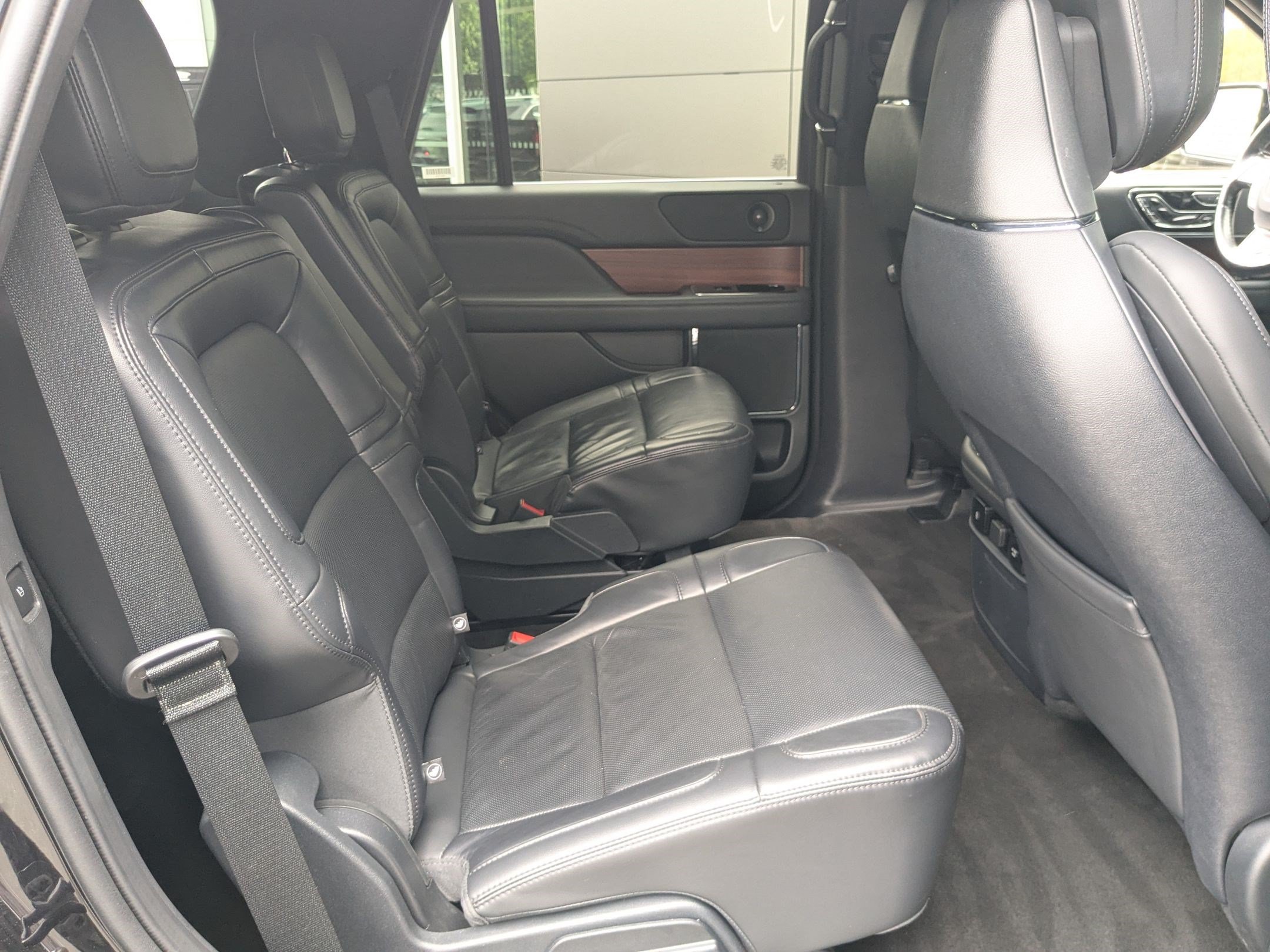 Used 2024 Lincoln Navigator Reserve AWD/4WD image 36