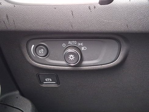 Used 2020 GMC Terrain SLE AWD/4WD image 21