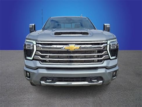 Used 2025 Chevrolet Silverado 2500 High Country w/ High Country Premium Package image 2