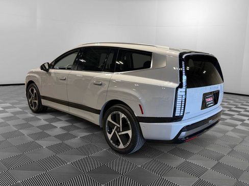 New 2026 Hyundai Ioniq 9 Calligraphy image 5