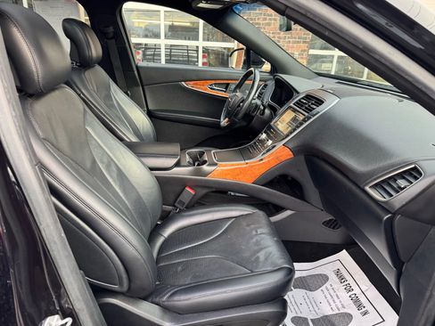 Used 2019 Lincoln Nautilus Reserve image 39