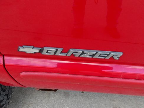 Used 2002 Chevrolet Blazer LS w/ Preferred Equipment Group image 37