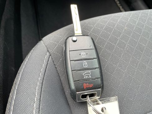 Used 2017 Kia Sorento FWD image 20