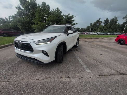 Used 2020 Toyota Highlander Limited AWD/4WD image 16