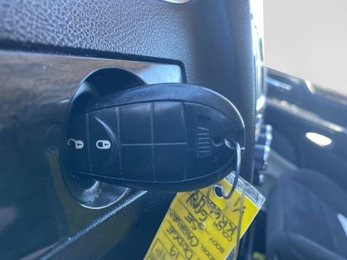 Used 2019 Dodge Grand Caravan SE FWD image 28