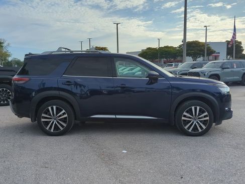 Used 2025 Nissan Pathfinder Platinum w/ Cargo Package image 4