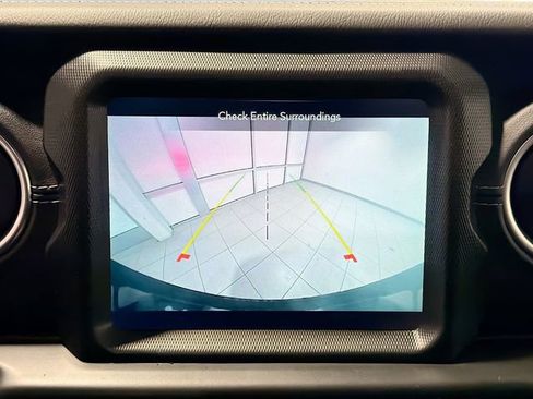 Used 2021 Jeep Wrangler Unlimited Sahara image 14