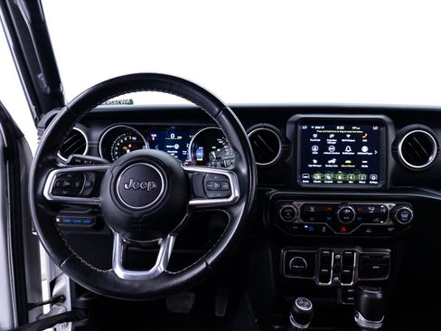 Used 2022 Jeep Wrangler Unlimited Sahara AWD/4WD image 11