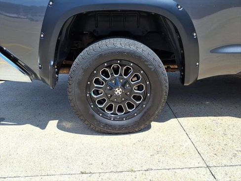 Used 2014 Toyota Tundra SR5 w/ SR5 Upgrade Package AWD/4WD image 8