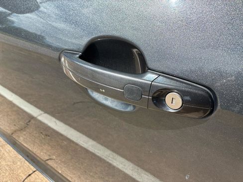 Used 2018 Ford Focus Titanium FWD image 19