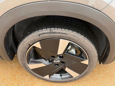 Certified 2025 Nissan Kicks SR image 15