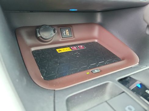 Used 2024 Toyota RAV4 Limited w/ Advanced Technology Package AWD/4WD image 12