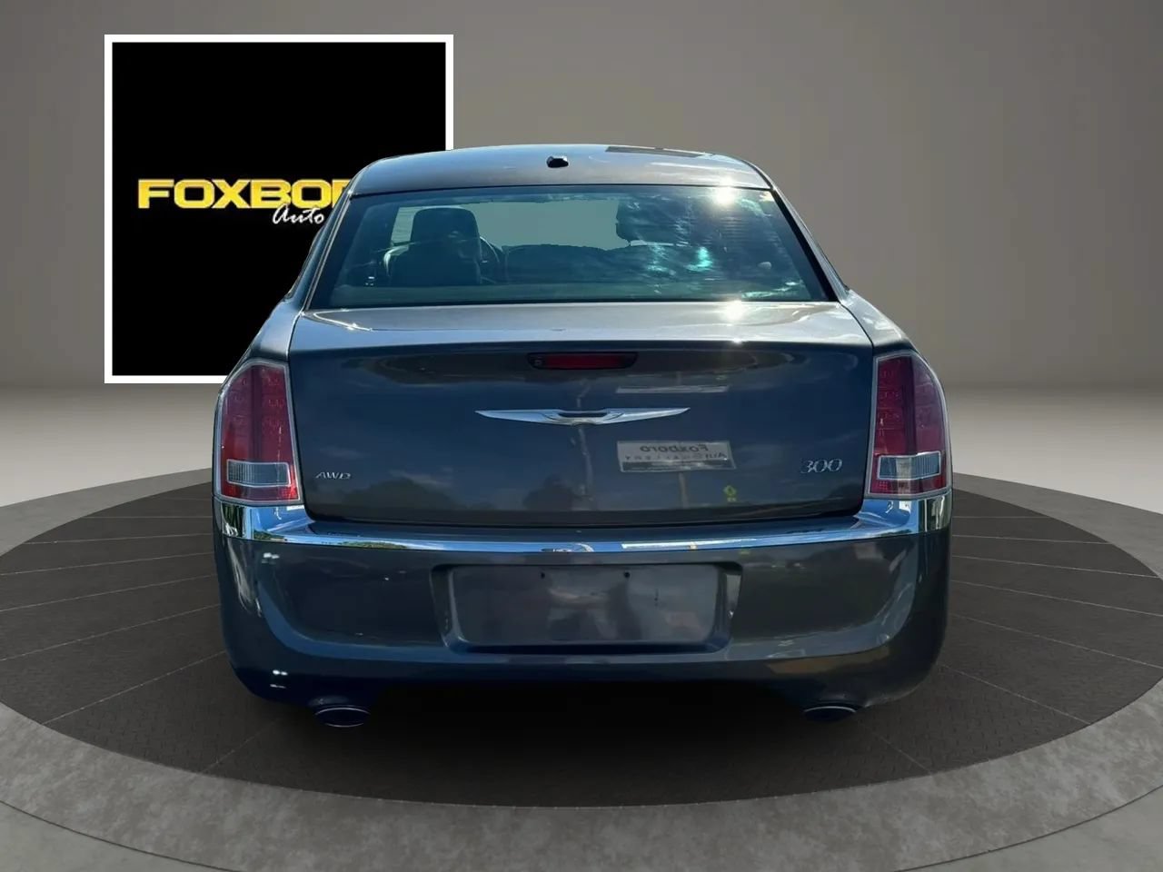Used 2014 Chrysler 300 AWD w/ Driver Convenience Group image 6