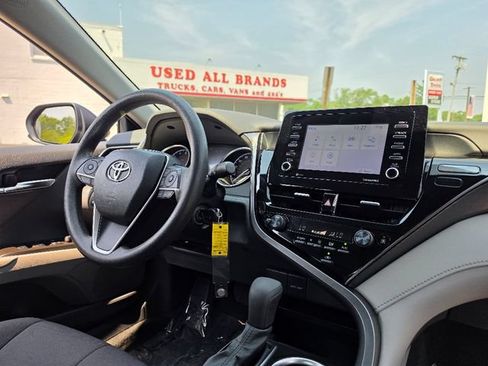 Used 2023 Toyota Camry LE AWD/4WD image 13