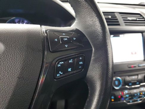 Used 2018 Ford Explorer XLT w/ Equipment Group 202A image 21