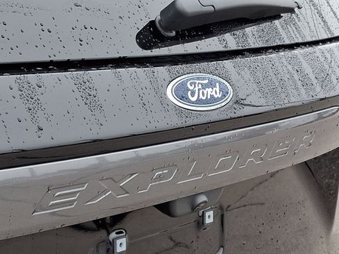 Used 2024 Ford Explorer XLT w/ Equipment Group 202A image 30