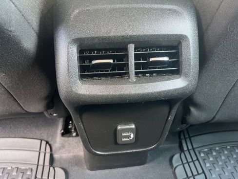 Used 2021 Chevrolet Equinox LS image 14